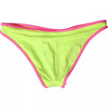 Maillot de bain bikini Dolce & Gabbana en nylon jaune et rose, avec bas de plage élégant et coloré.