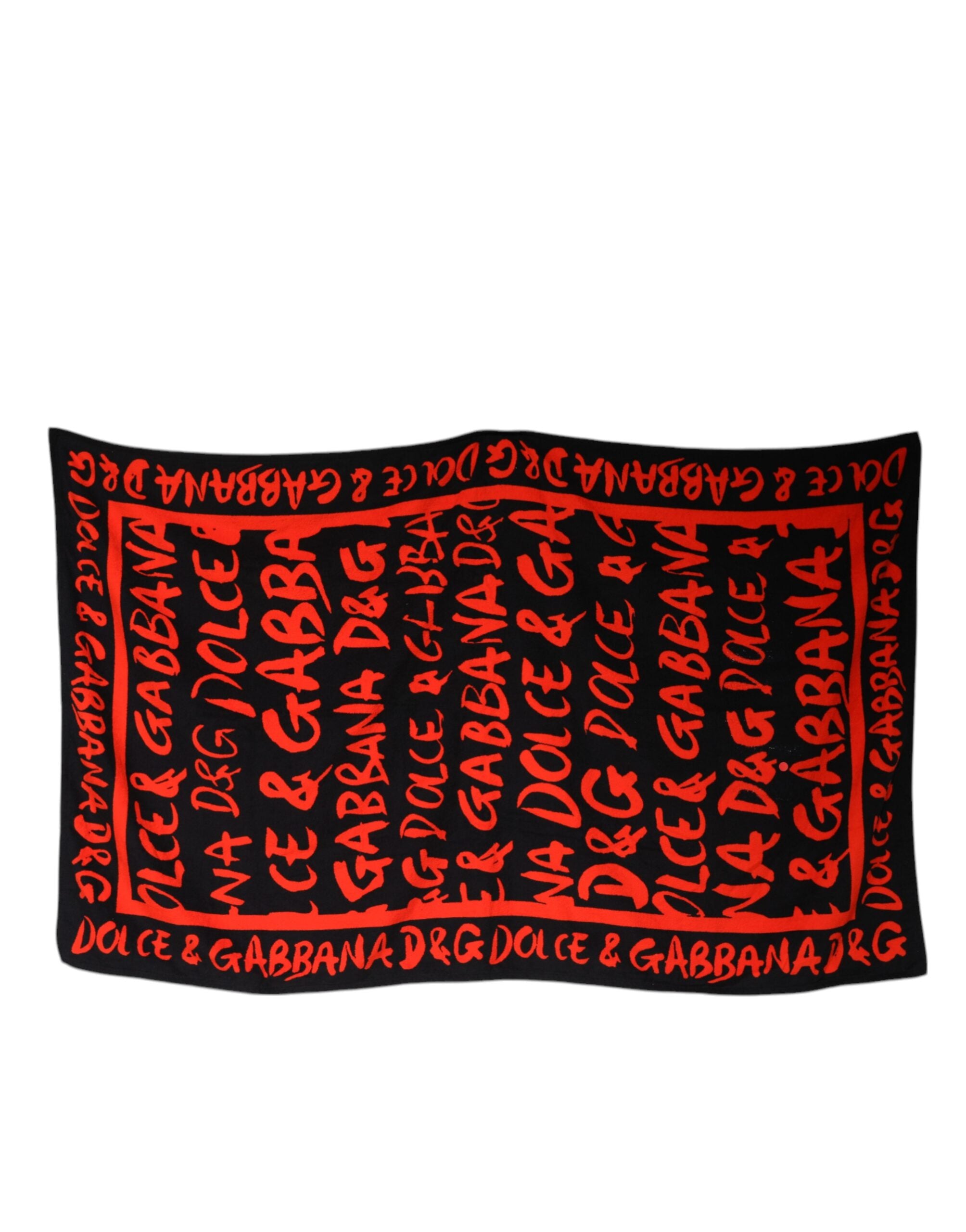 Serviette de plage en coton Dolce & Gabbana noire et rouge avec logo imprimé, affichée à plat avec bordures.