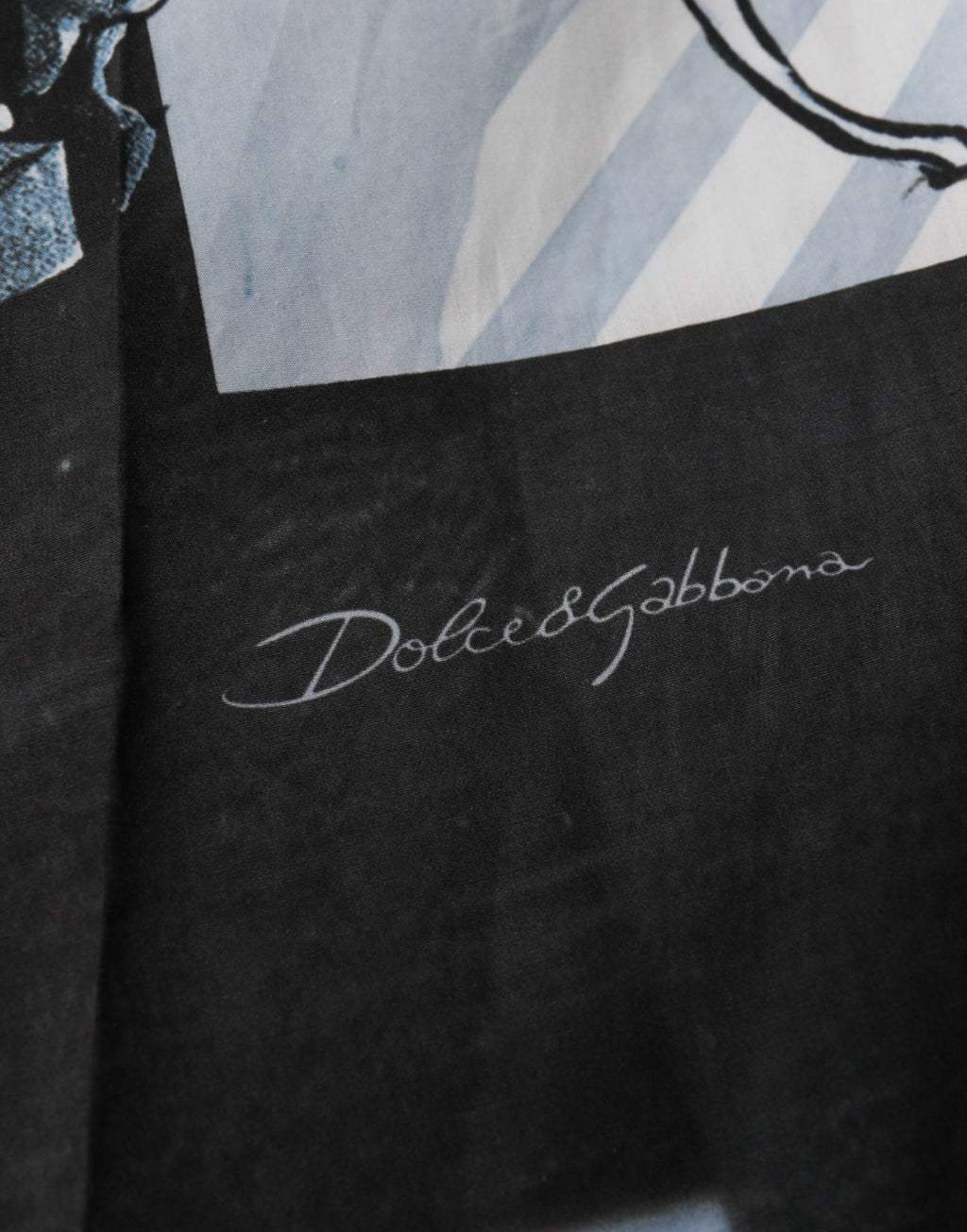Shorts homme en coton Dolce & Gabbana avec imprimé statue bleue, style décontracté et tendance.