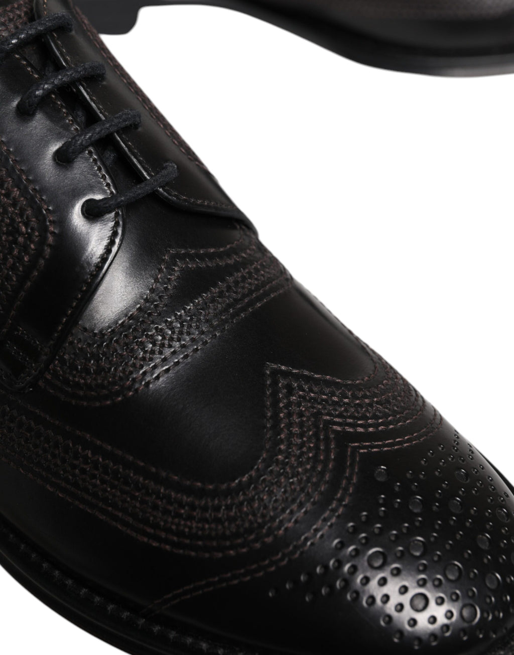 Chaussures derby en cuir noir Dolce & Gabbana avec broderies élégantes, chaussures classiques pour homme.