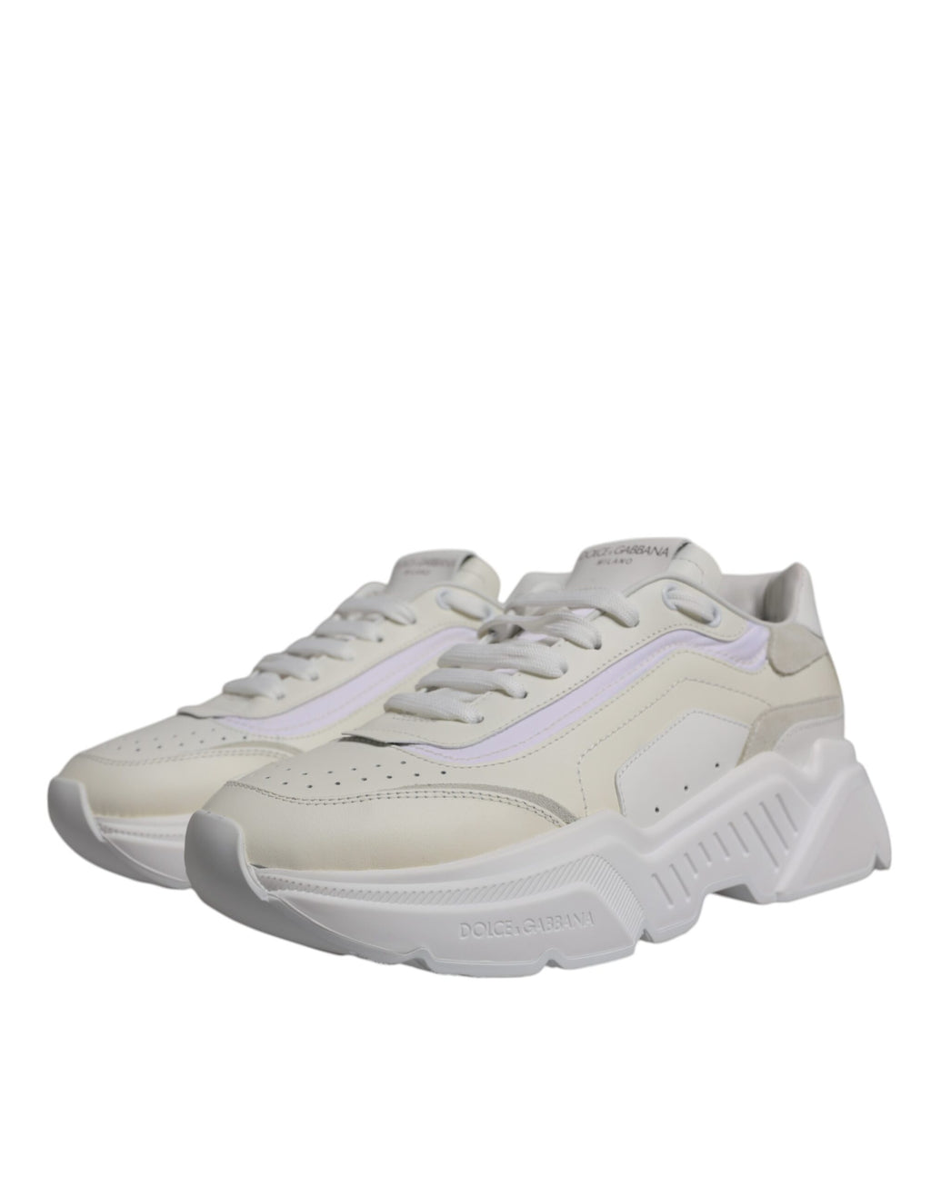Chaussures sneakers basses blanches Dolce & Gabbana Daymaster Low Top, vue rapprochée, design élégant et moderne.