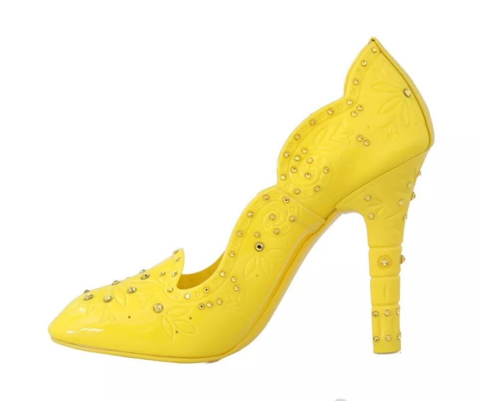 Chaussures à talons jaunes Dolce & Gabbana CINDERELLA avec cristaux, vue en gros plan, élégantes et sophistiquées.