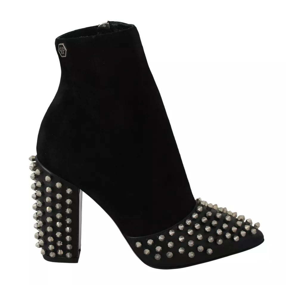 Chaussures à talons noires en daim Philipp Plein avec studs, bottines à la cheville élégantes et modernes.
