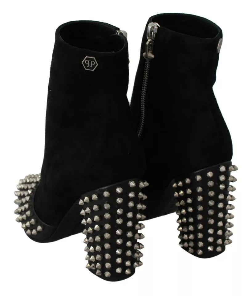 Chaussures à talons en daim noir Philipp Plein avec studs, bottines élégantes pour femme, vue de face.