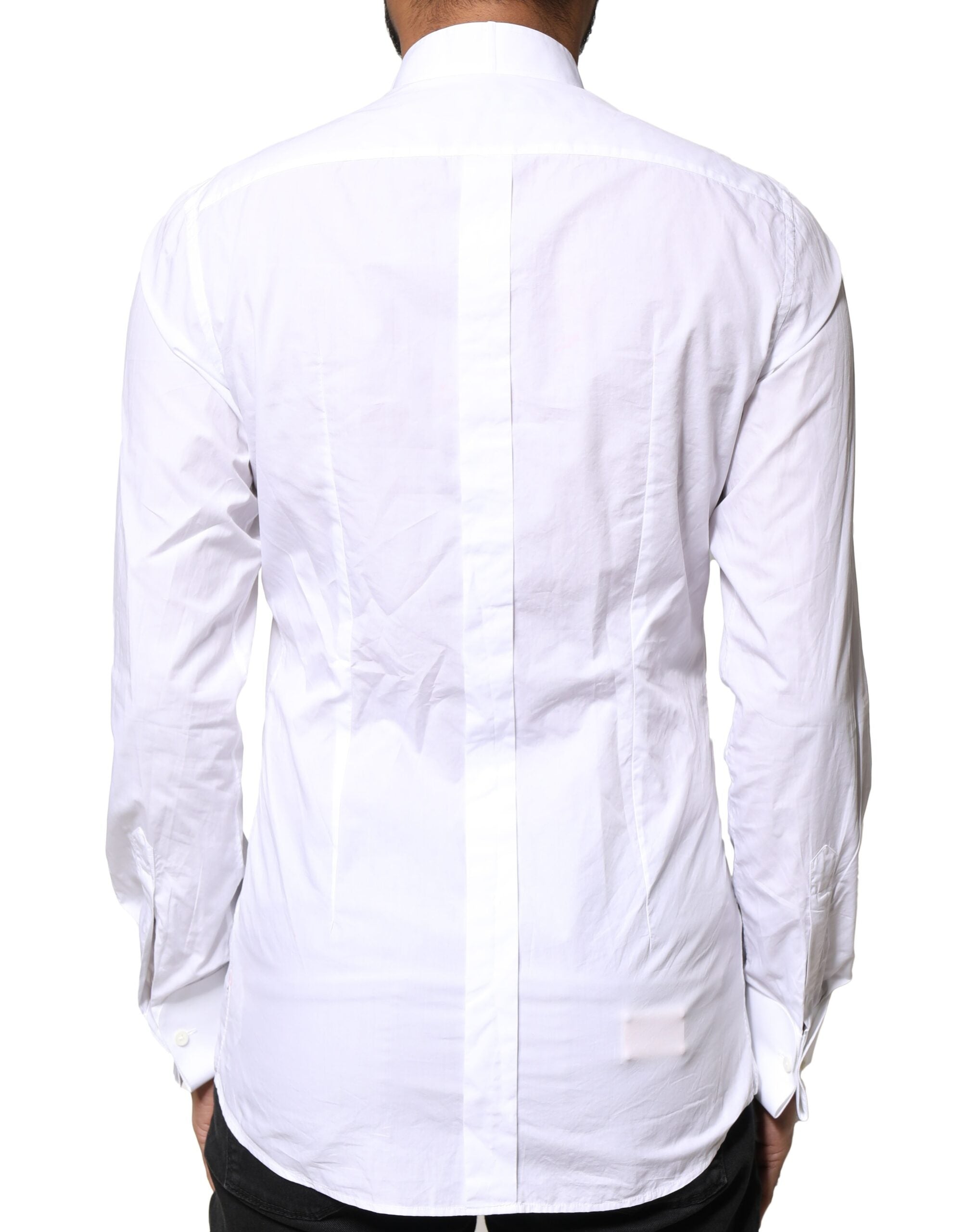 Chemise formelle Dolce & Gabbana en coton blanc avec détails en or, vue de face sur le mannequin.