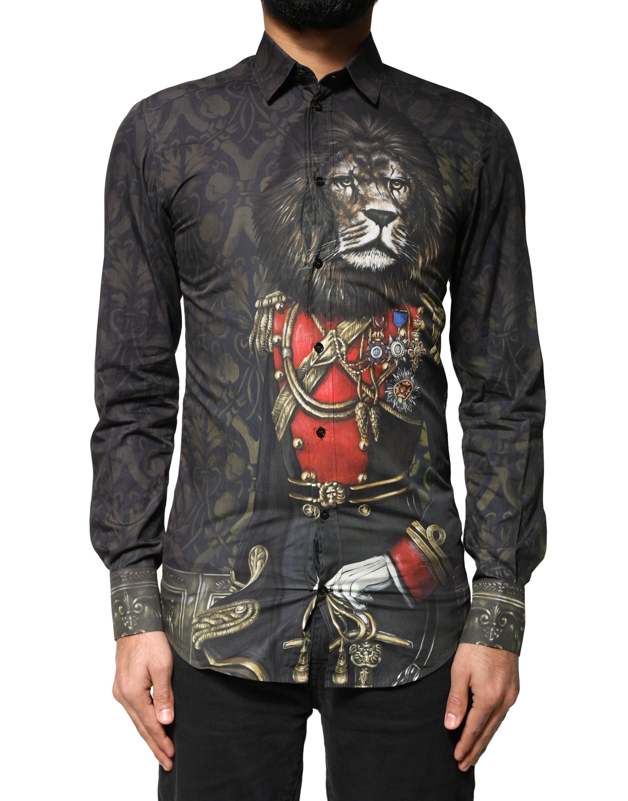 Chemise Dolce & Gabbana noire à motif Royal Pet et détails dorés, élégante et sophistiquée pour homme.