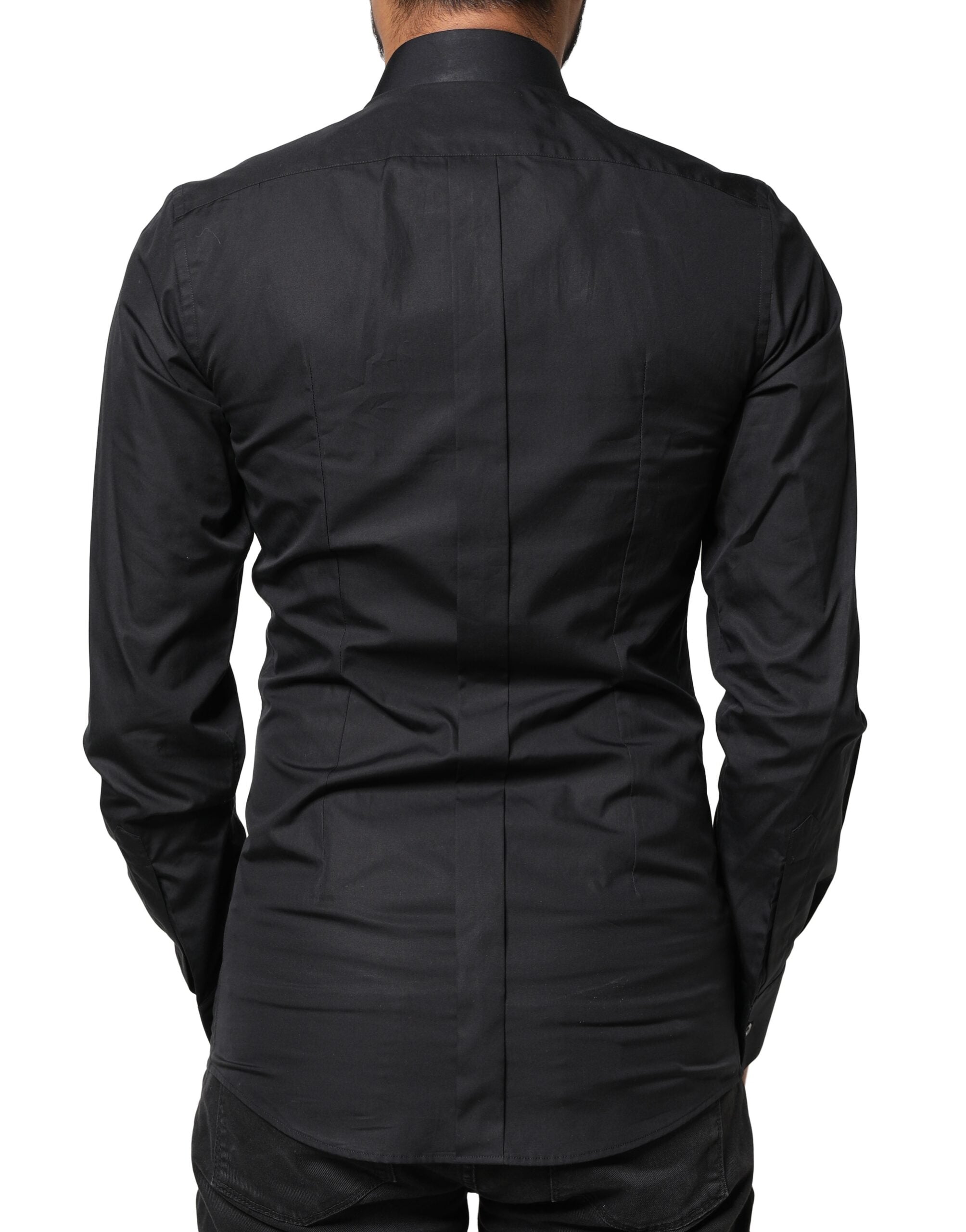 Chemise formelle Dolce & Gabbana noire avec broderie Love dorée, boutons élégants et coupe sophistiquée.