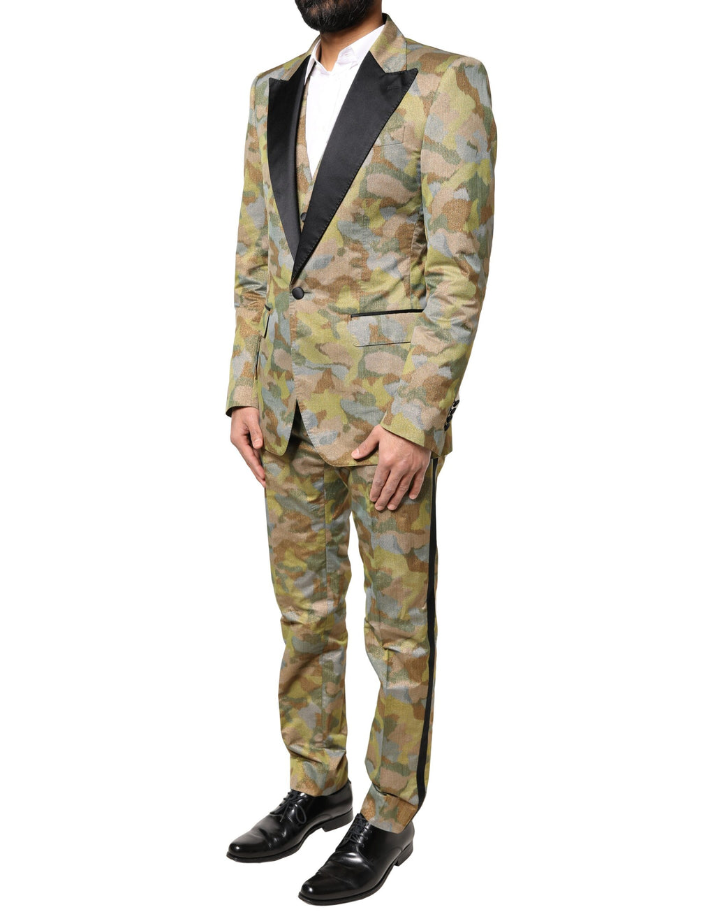 Costume trois pièces multicolore camouflage Dolce & Gabbana Sicilia, veste, pantalon et gilet, avec motif camouflage vibrant.