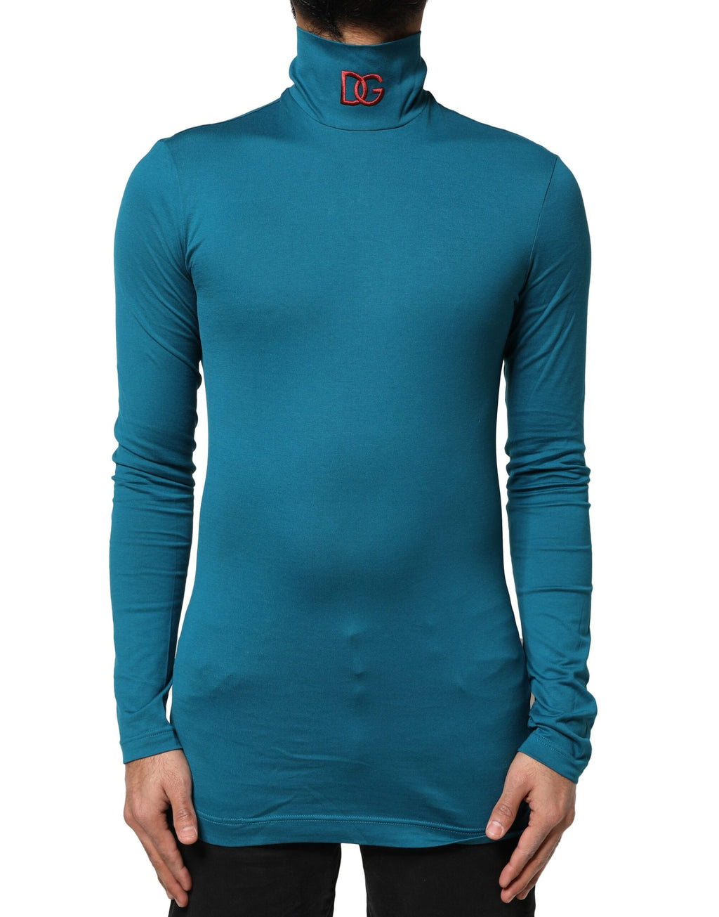 Pull en coton bleu Dolce & Gabbana à col roulé et manches longues, porté sur un mannequin.