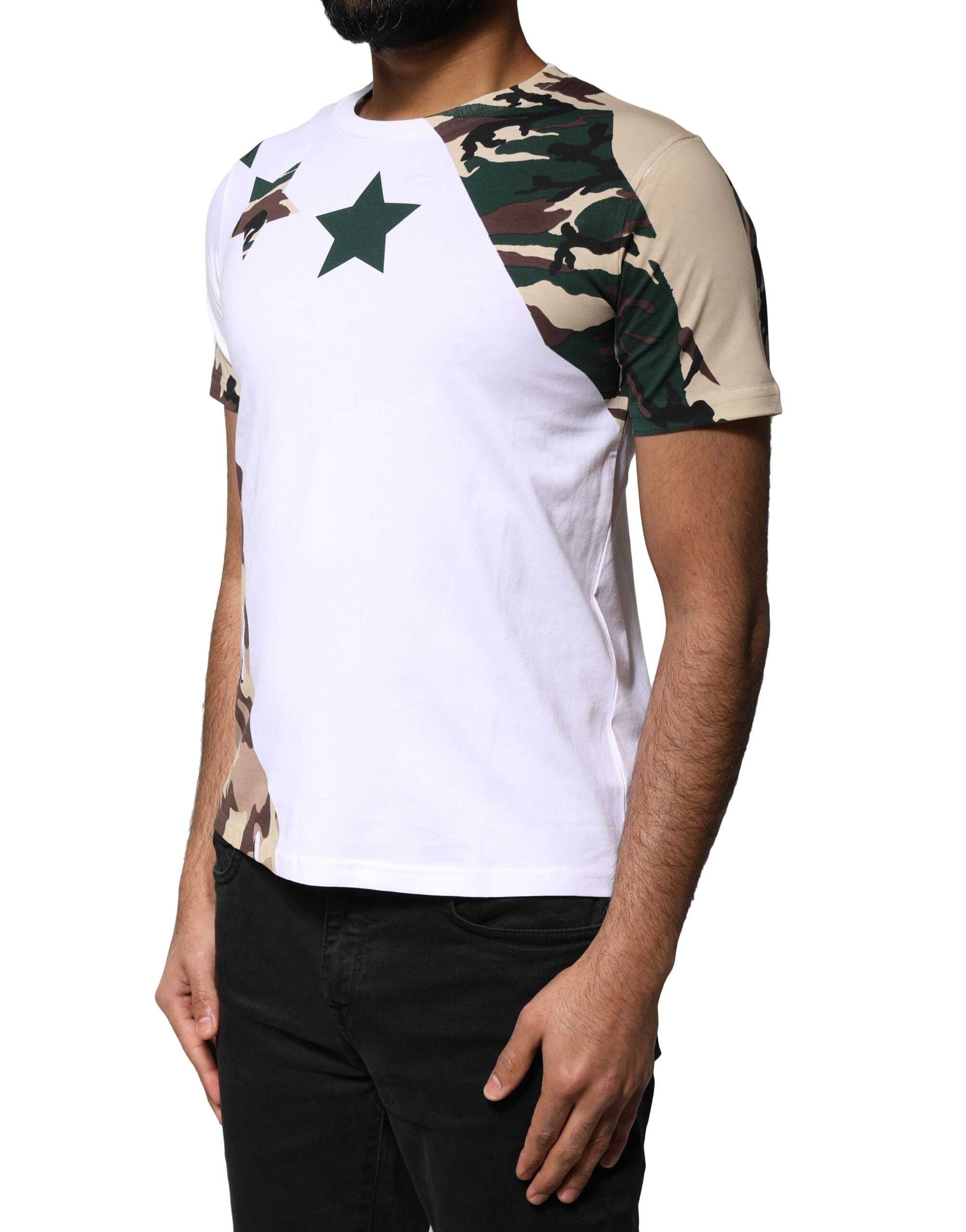T-shirt blanc à étoiles camouflage Dolce & Gabbana avec col rond, vue de face sur fond blanc.