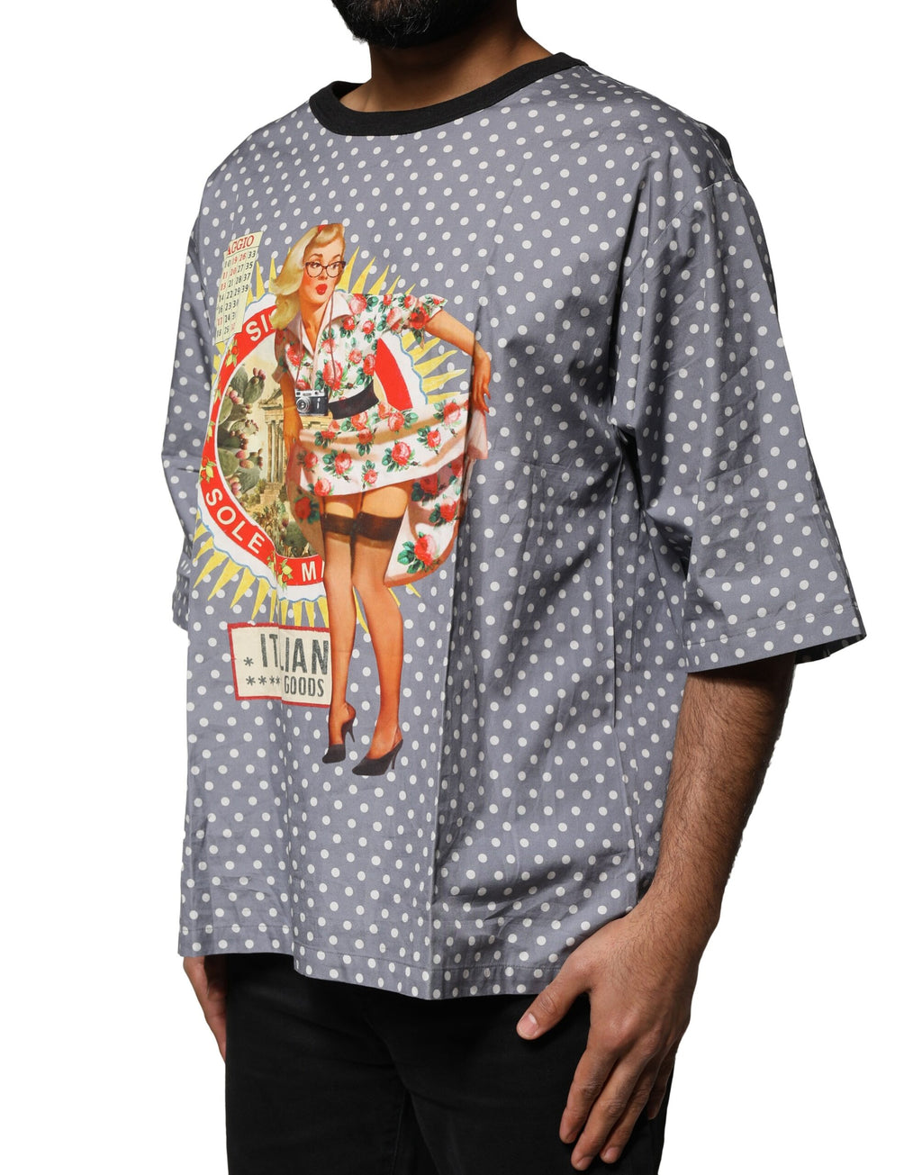 T-shirt à col rond Dolce & Gabbana gris à pois polka dot et motif pin-up, vue de face.