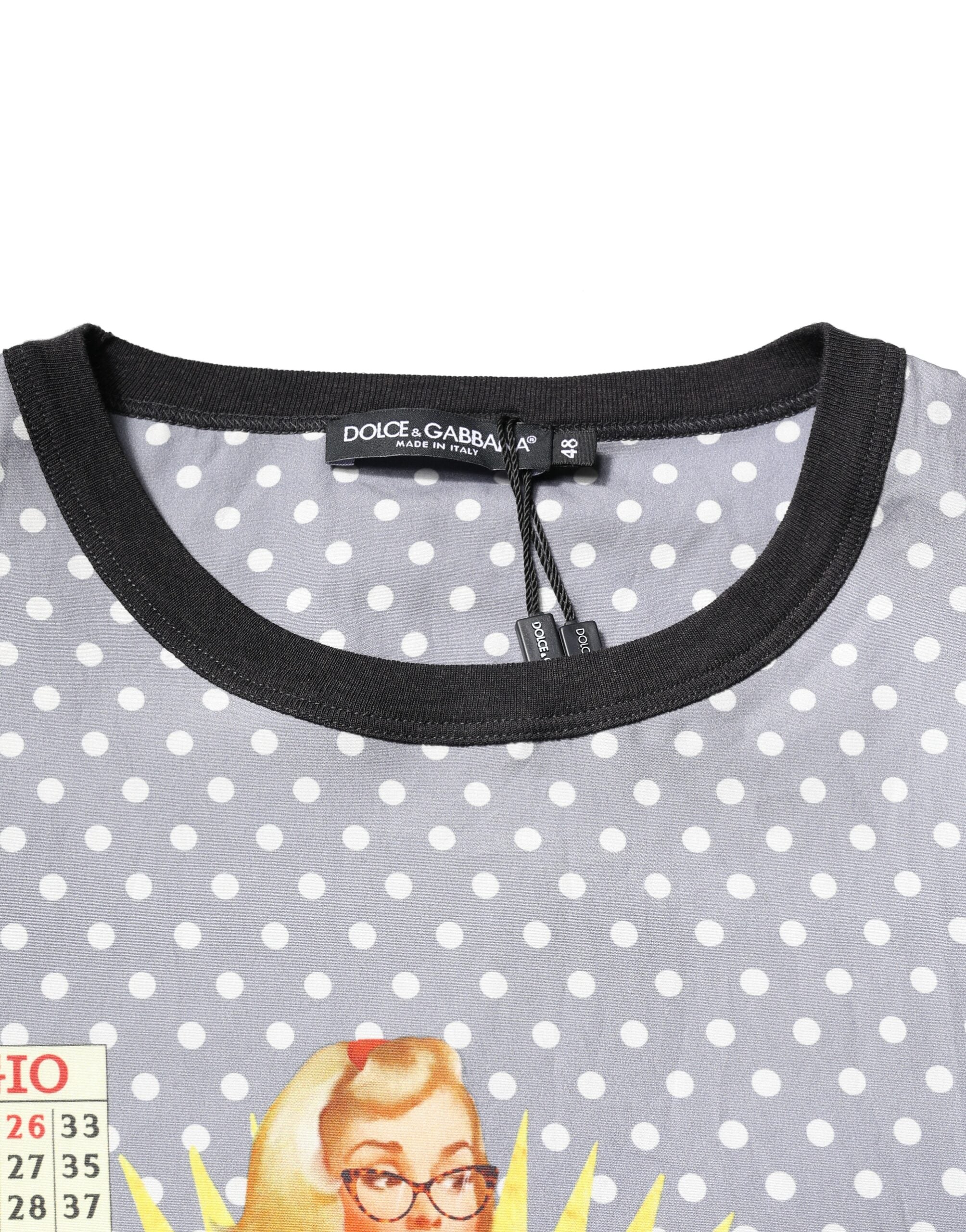 T-shirt gris Dolce & Gabbana à pois, en coton à col rond, style pin-up, avec motif à pois sur le devant.