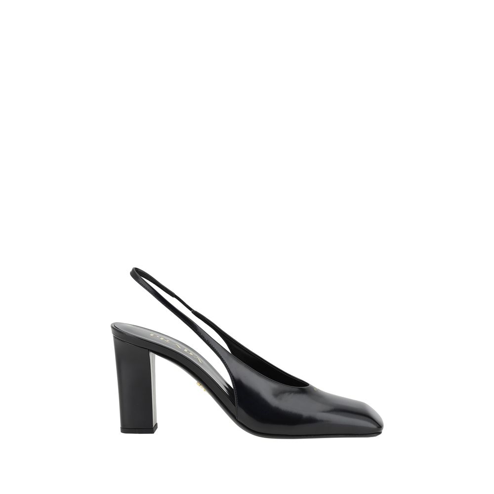 Chaussures Prada en cuir de veau noir, escarpins élégants avec talon haut et design sophistiqué.