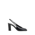 Chaussures Prada en cuir de veau noir, escarpins élégants avec talon haut et design sophistiqué.