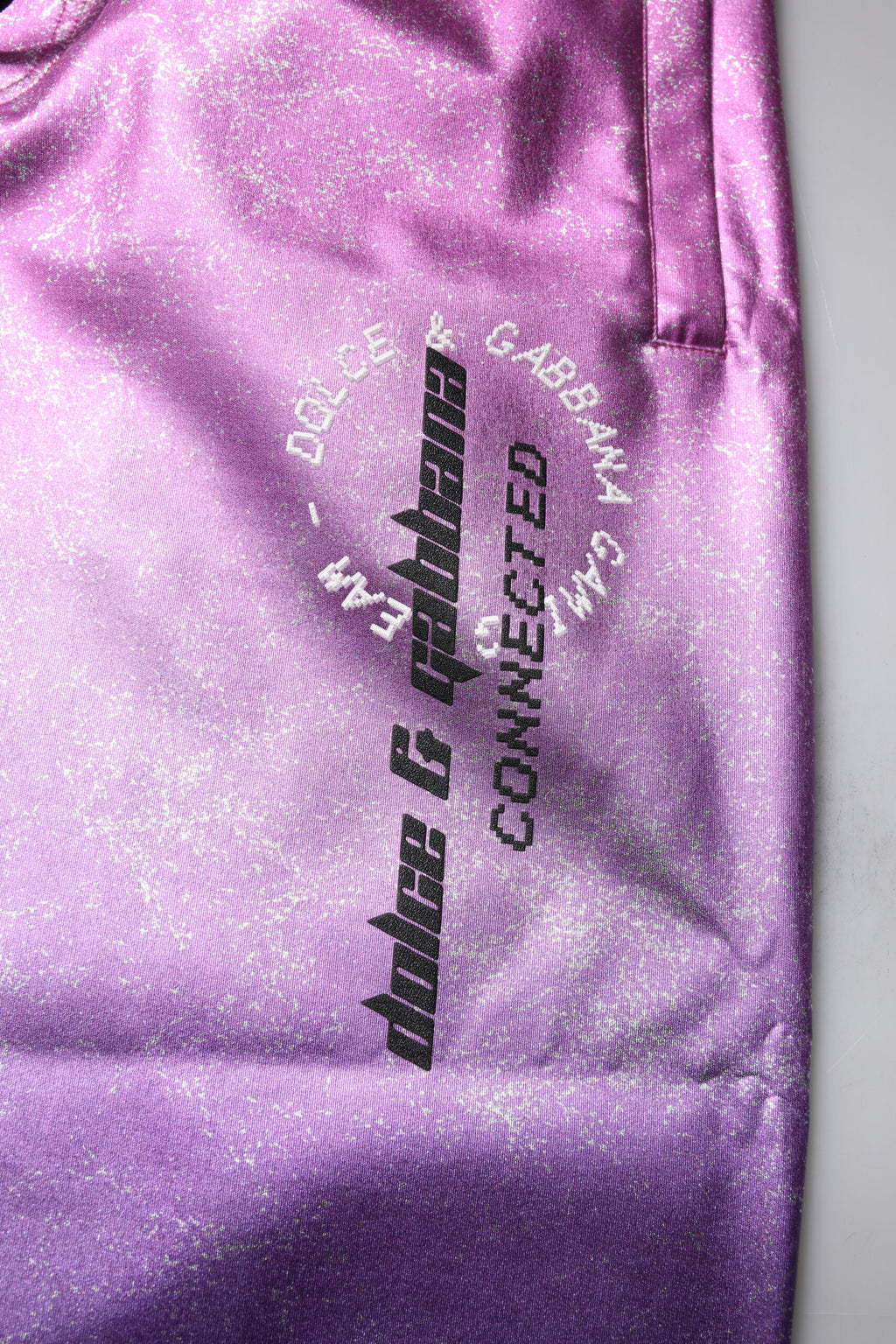 Pantalon jogger Dolce & Gabbana rose et violet deux tons, sweatpants décontractés avec cordon de serrage et poches.
