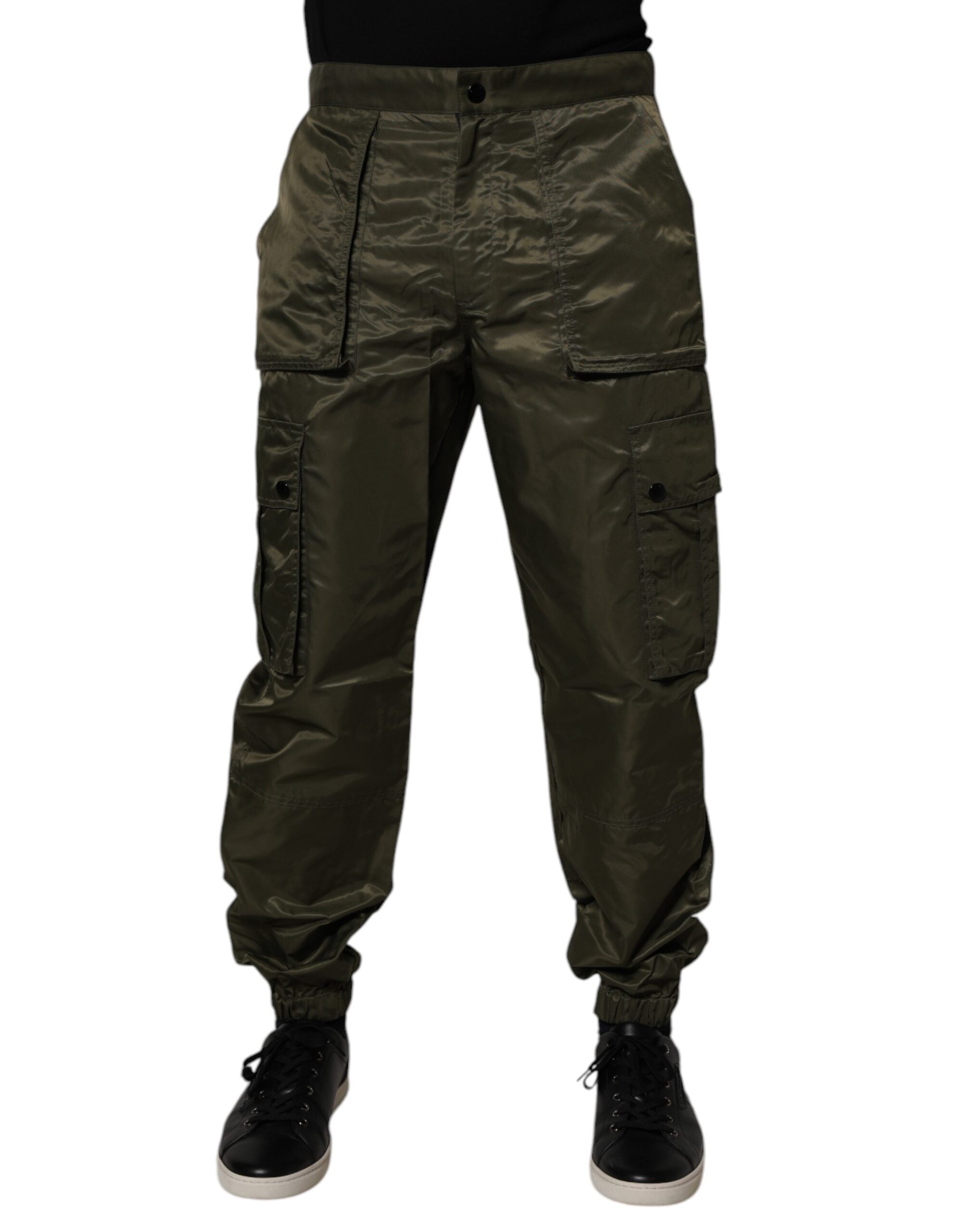 Pantalons cargo en nylon vert foncé de Dolce & Gabbana, style décontracté avec poches latérales et ceinture élastique.