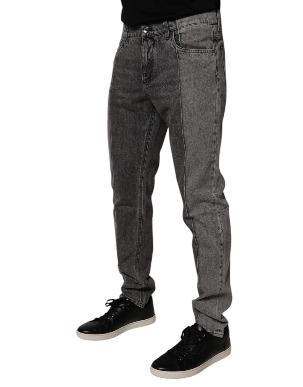 Jeans en coton denim gris deux tons de Dolce & Gabbana, coupe classique, détails modernes, vue sur le devant.