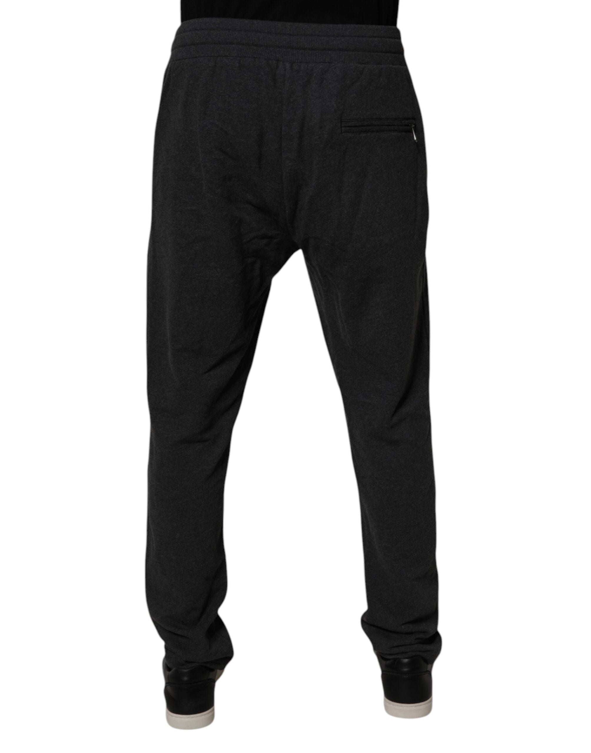 Pantalon jogging en coton gris foncé Dolce & Gabbana avec logo, style décontracté et confortable, pour homme.
