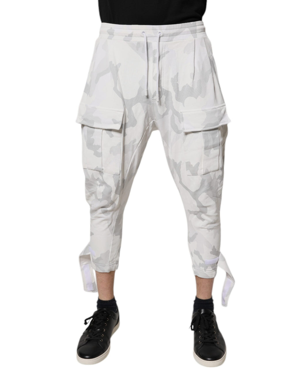 Pantalon jogger cargo blanc à camouflage Dolce & Gabbana, sweatpants décontractés avec poches latérales et taille élastique.