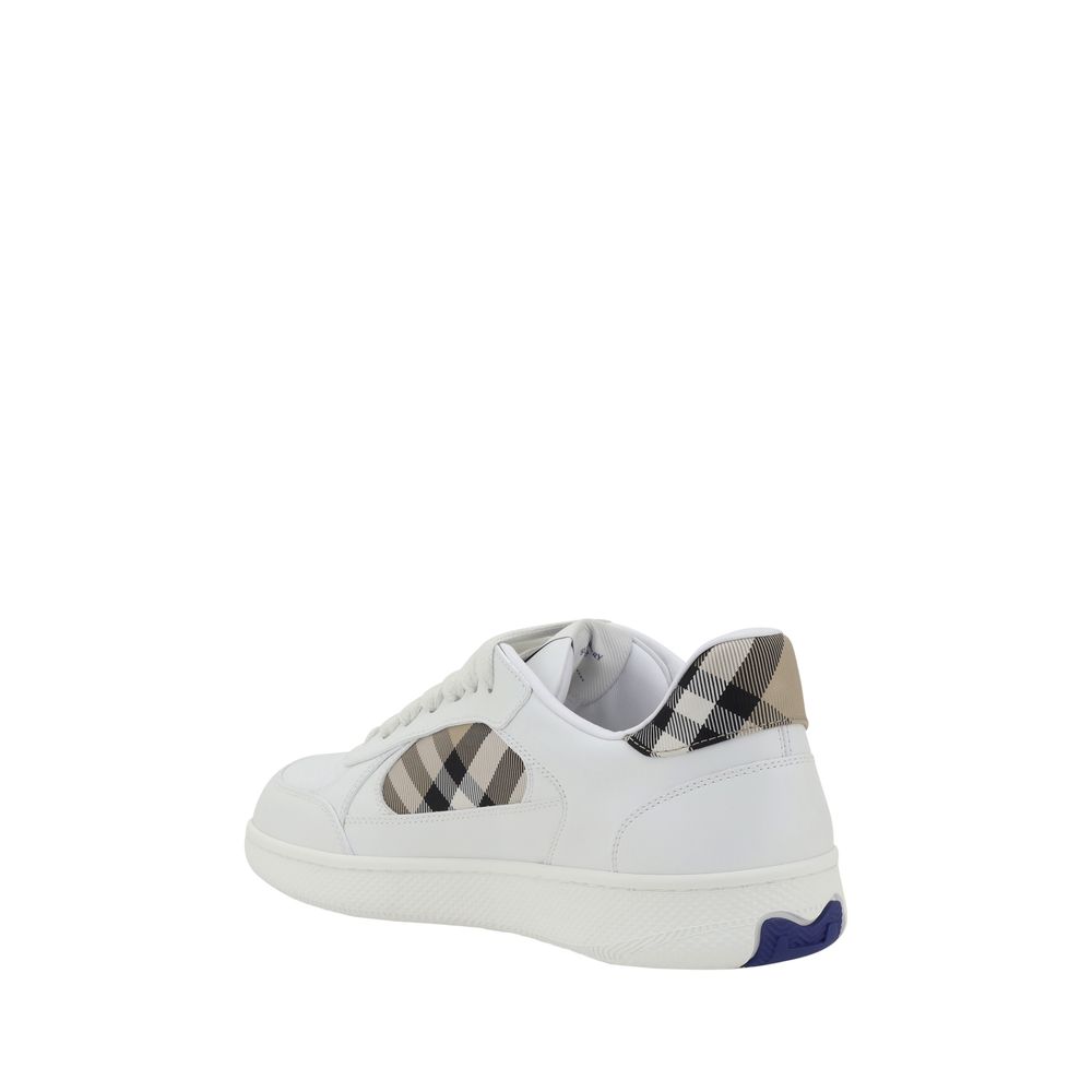 Baskets basses en cuir de veau blanc Burberry Bos Taurus, style décontracté avec semelle blanche.