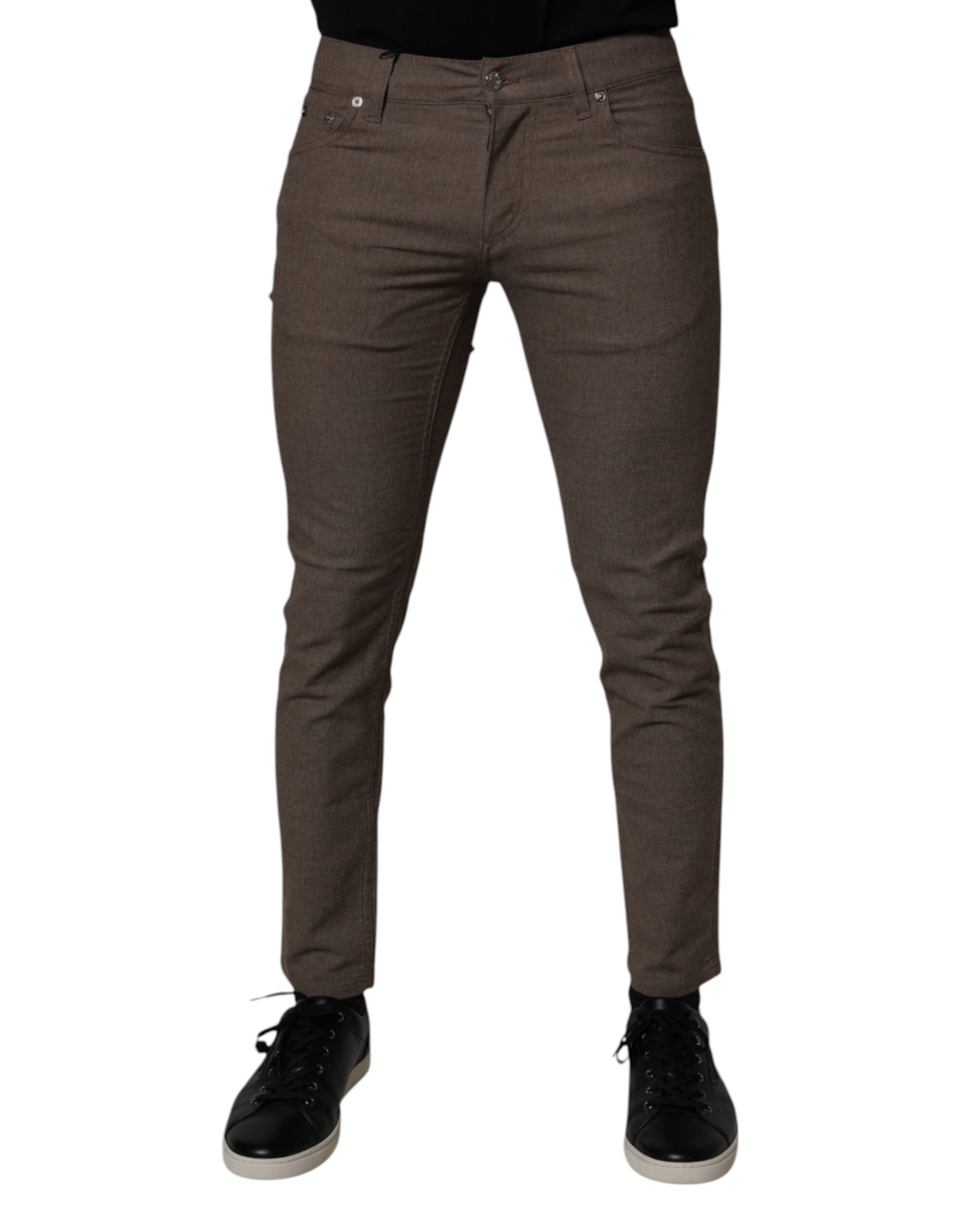 Pantalons chino en coton stretch marron de Dolce & Gabbana, pantalon élégant pour homme, vue de face.
