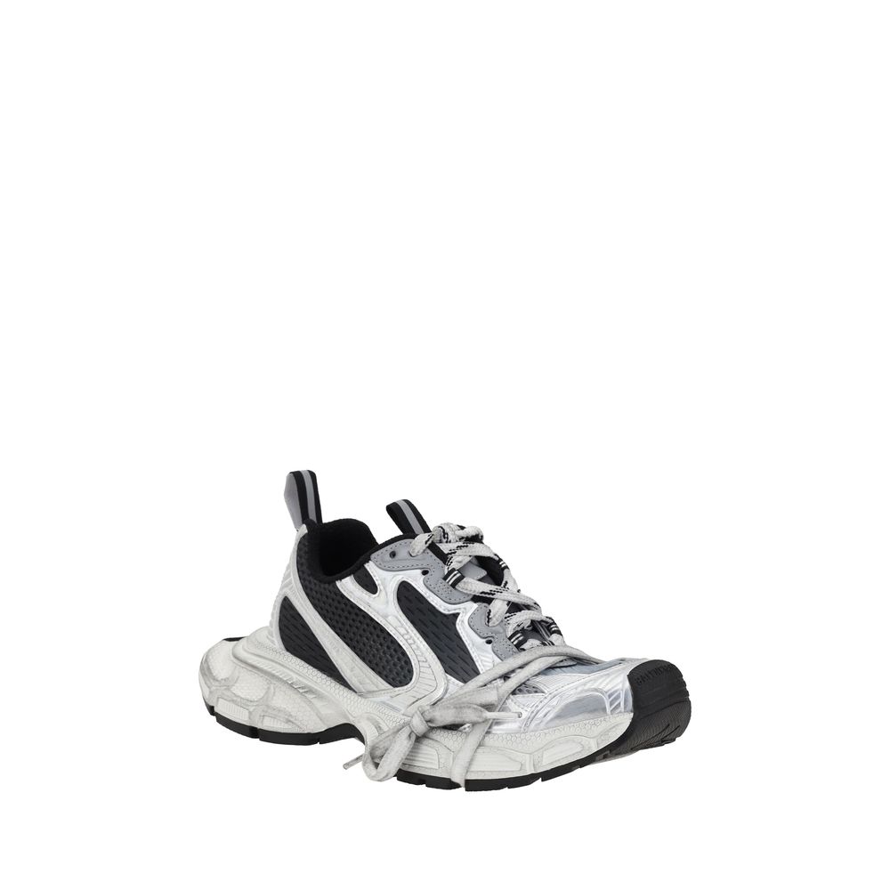 Sneakers Balenciaga multicolores en polyéthylène pour sport, avec design moderne et style athletic visible sur l'image.