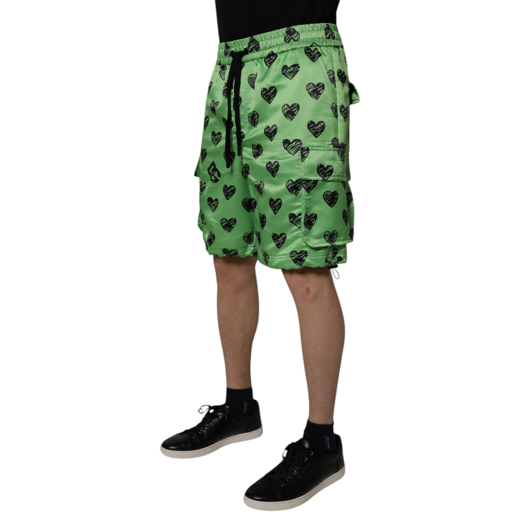 Shorts cargo pour homme Dolce & Gabbana avec motif cœur vert, style décontracté et tendance.