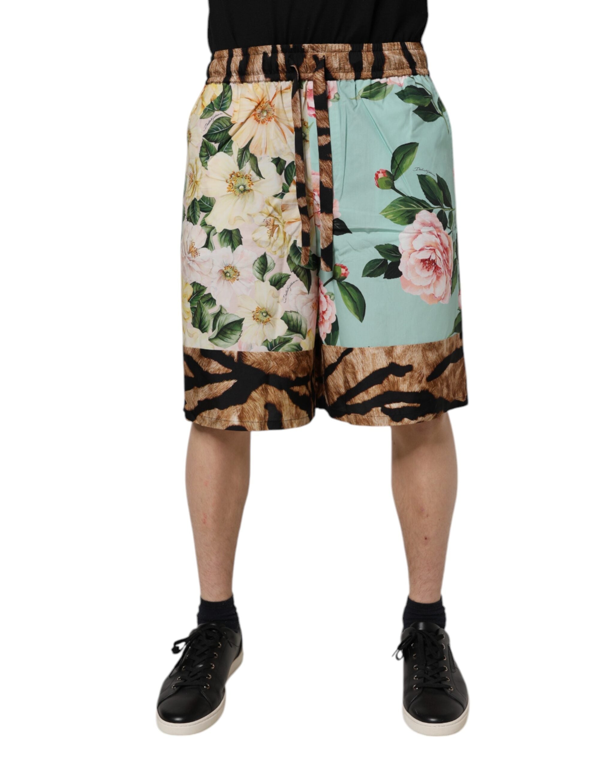 Shorts bermuda pour homme Dolce & Gabbana à imprimé floral multicolore, avec ceinture et coupe décontractée.