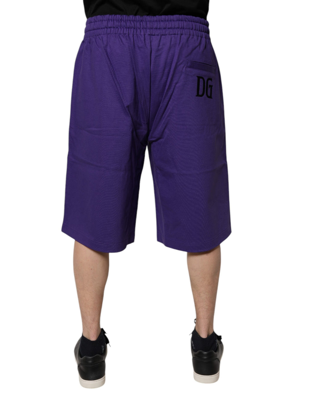 Shorts bermuda en coton violet pour homme de Dolce & Gabbana, style décontracté avec logo de la marque visible.