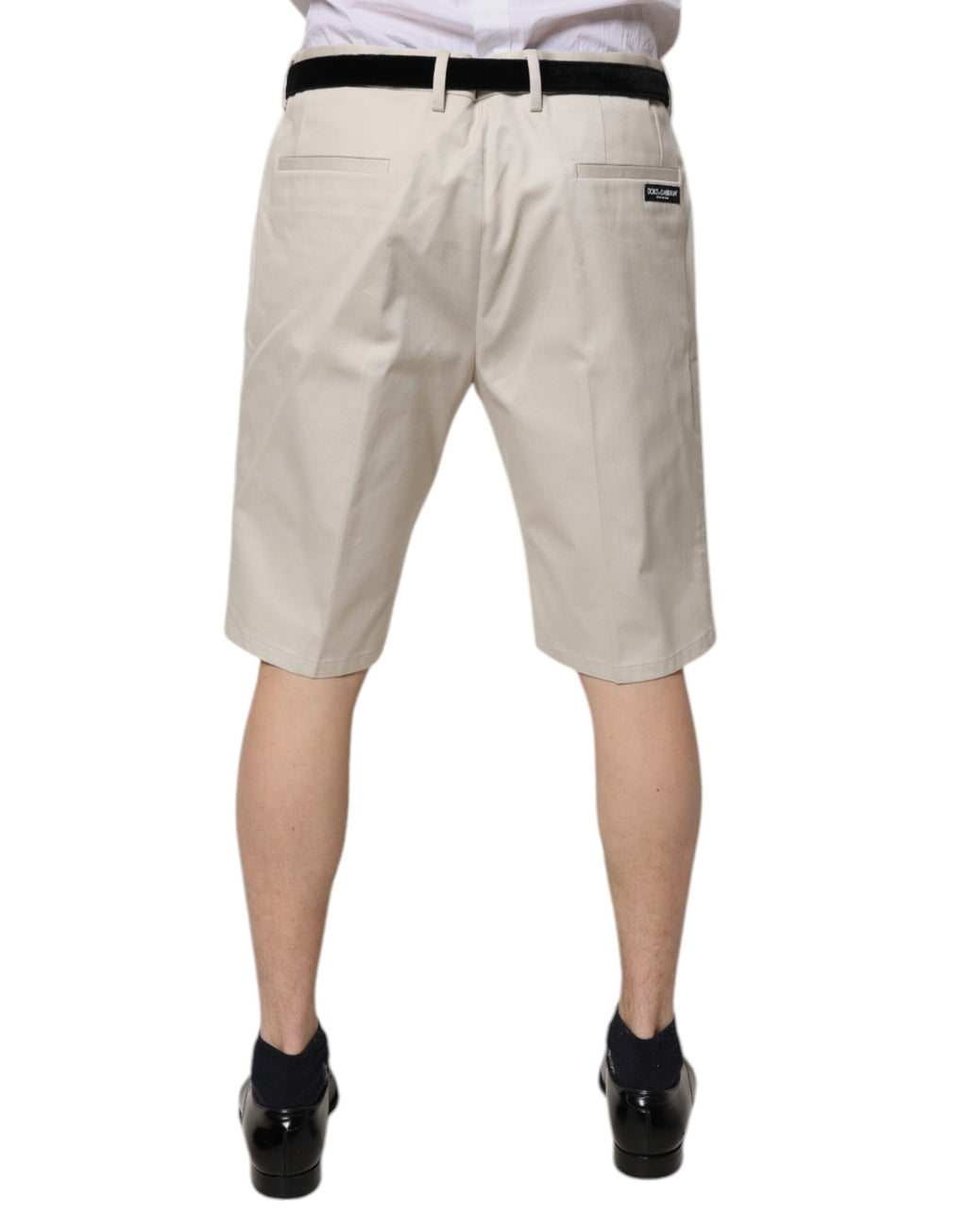 Shorts bermuda beige en coton stretch de Dolce & Gabbana, taille moyenne, vue de face.