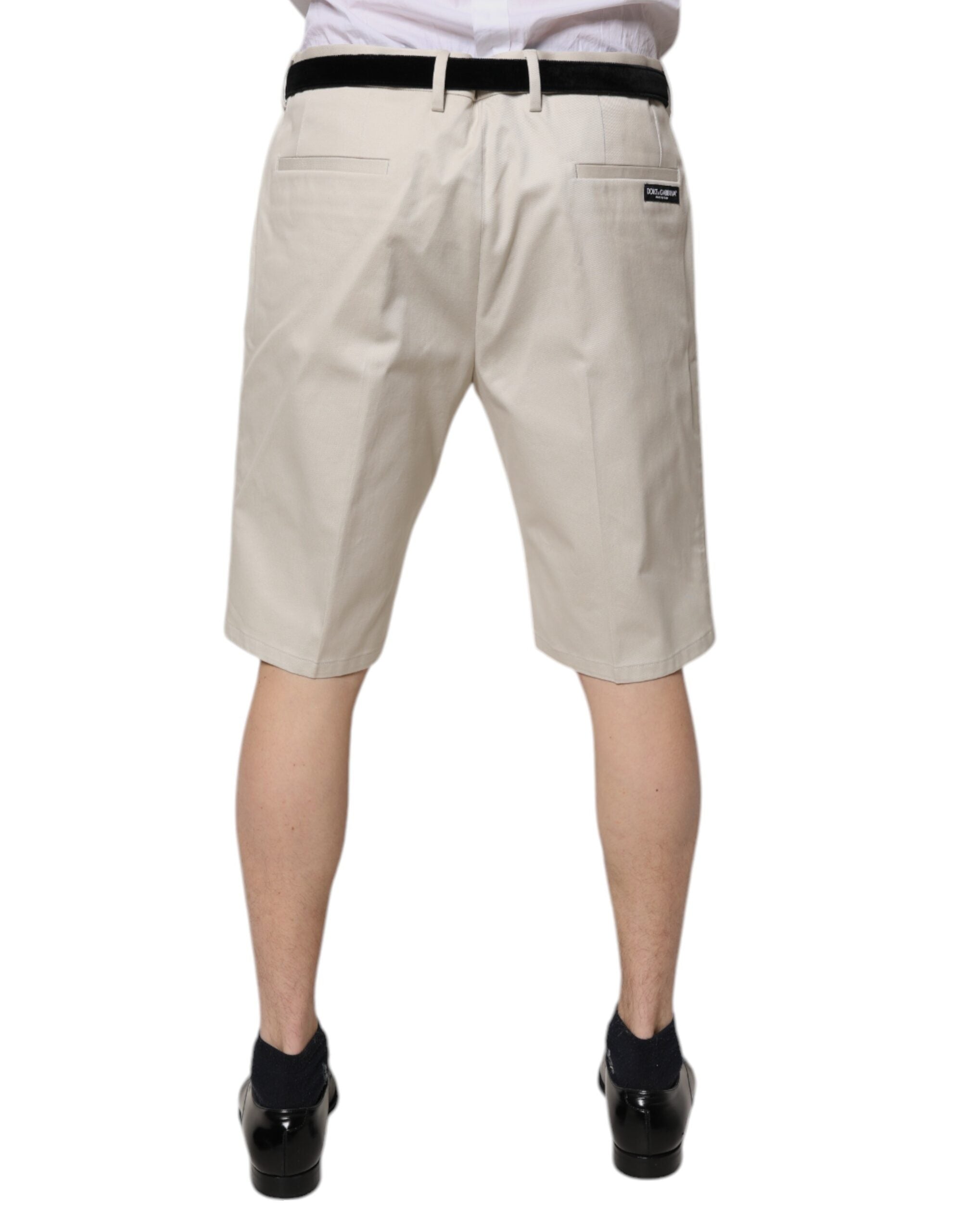 Shorts bermuda beige en coton stretch de Dolce & Gabbana, taille moyenne, vue de face.