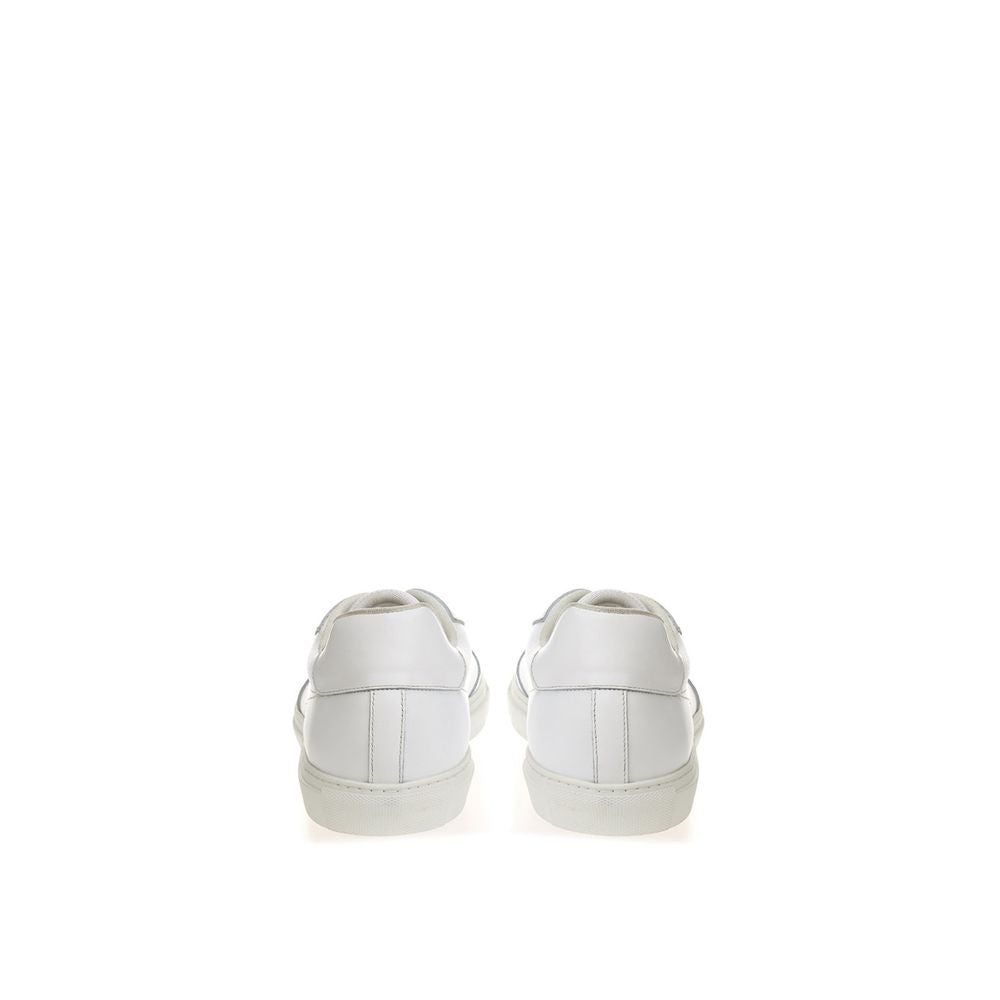 Chaussures basses en cuir blanc Roberto Cavalli, sneakers élégants pour homme ou femme, avec détails modernes et finition soignée.
