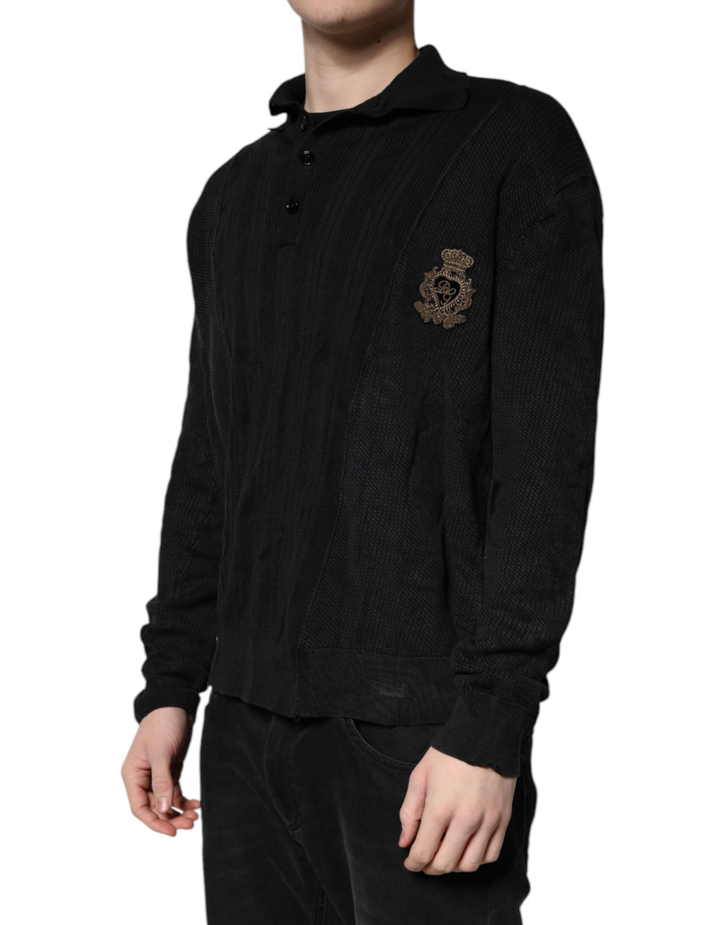Pull en soie noir Dolce & Gabbana avec boutons, motif héraldique, pull-over élégant et sophistiqué pour femmes.