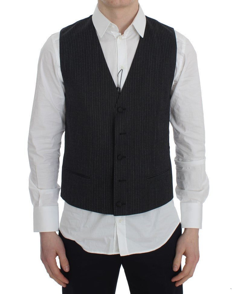 Gilet formel à rayures gris de Dolce & Gabbana, élégant avec détails sophistiqués et coupe ajustée.