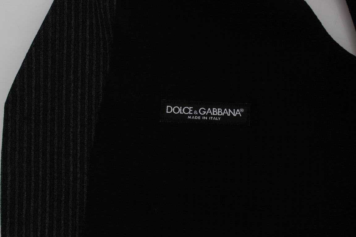 Gilet formel gris à rayures Dolce & Gabbana, élégant et sophistiqué, avec détails de rayures fines.