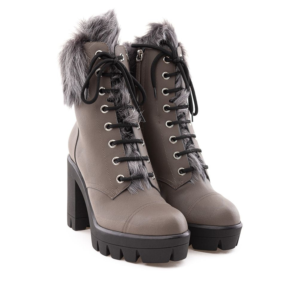 Bottes beige en cuir écologique à lacets de la marque Giuseppe Zanotti, mode élégante et sophistiquée.