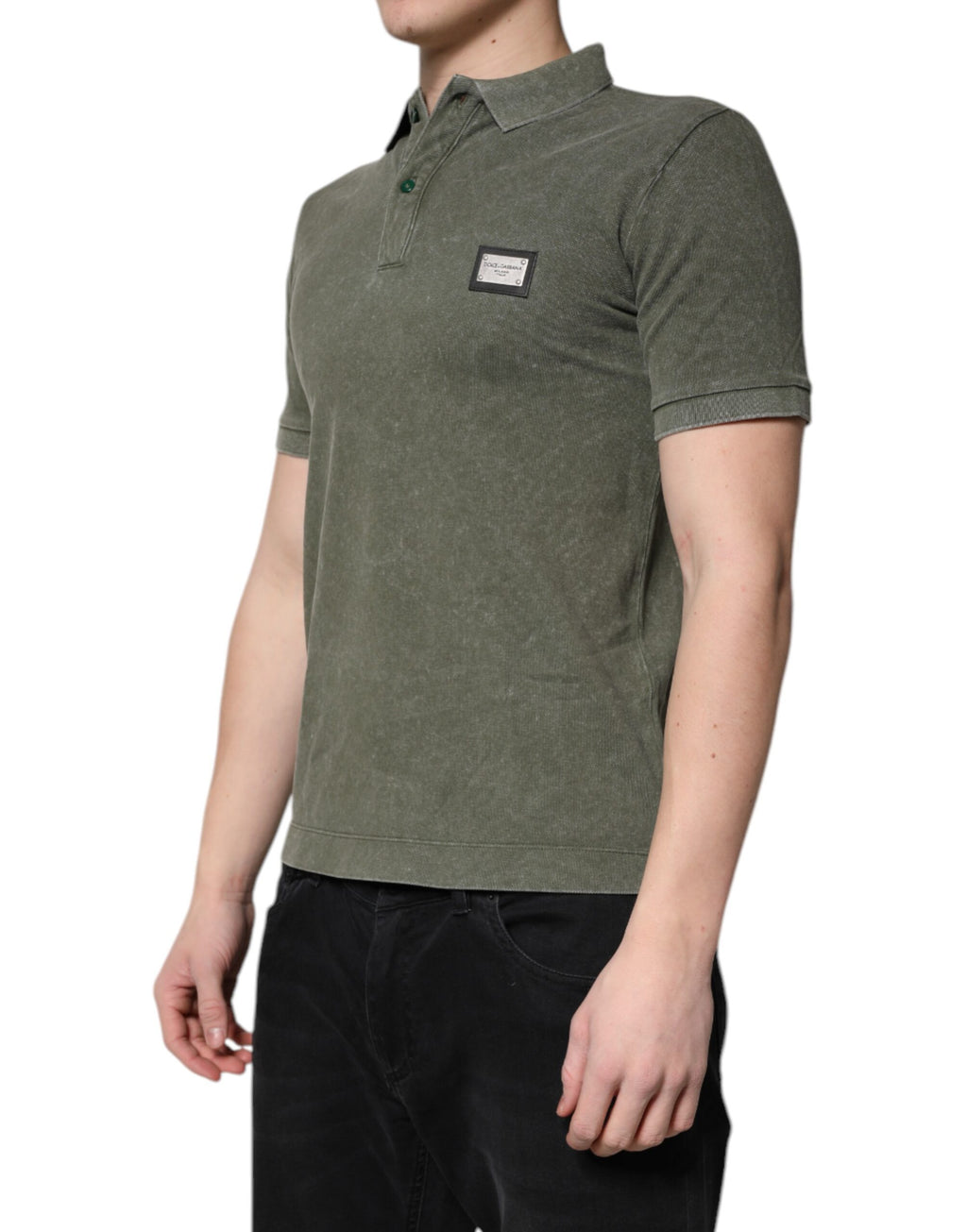 Polo en coton vert armée avec logo Dolce & Gabbana sur la plaque, style décontracté et élégant, vue de face.
