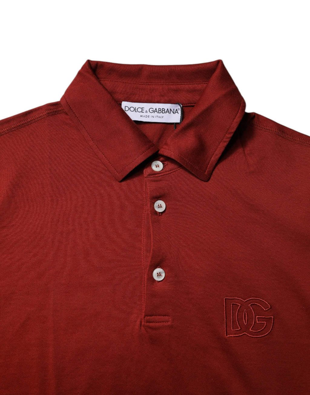 Polo homme Dolce & Gabbana en coton rouge avec logo DG et col, style élégant et décontracté.