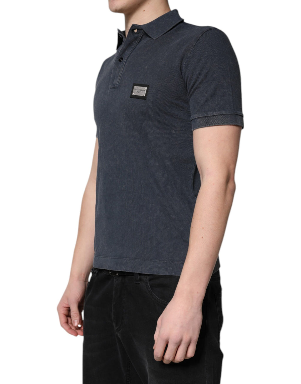 Polo homme Dolce & Gabbana en coton bleu foncé avec logo plaque, style élégant et décontracté.