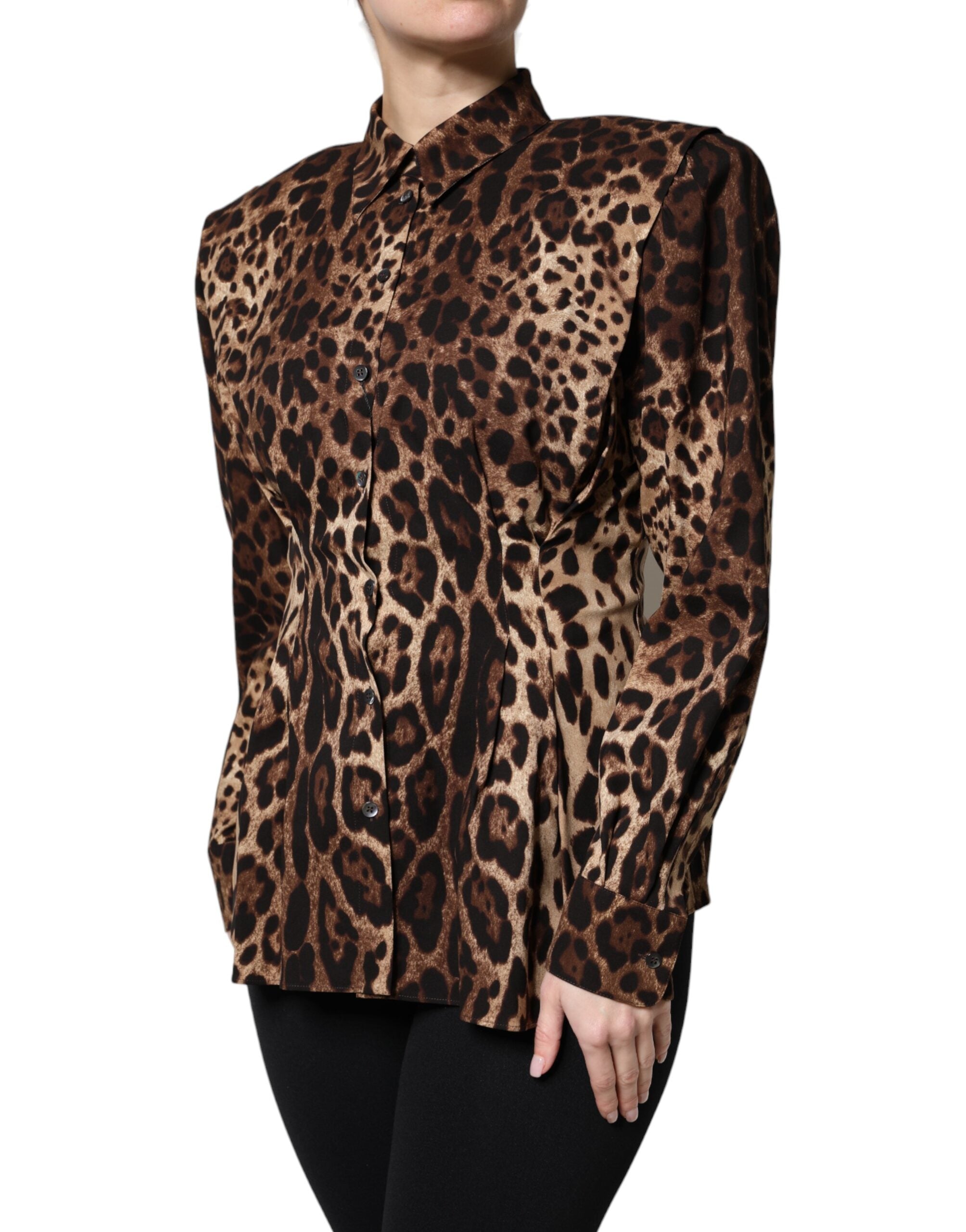Veste Dolce & Gabbana en soie marron à motif léopard avec boutons, coupe élégante et détaillée.