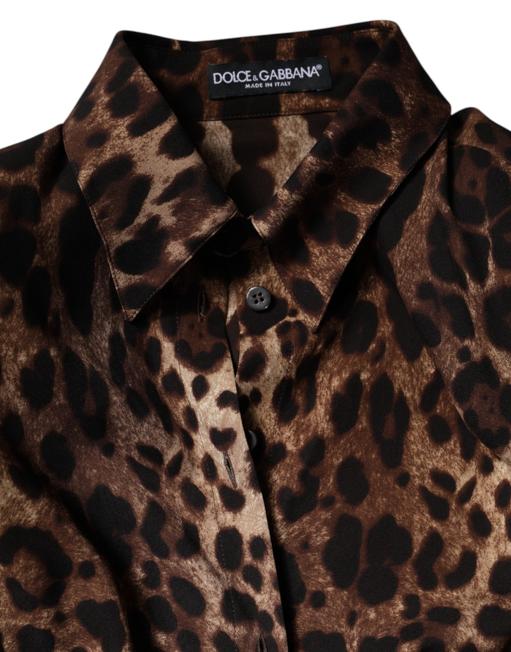 Manteau en soie à boutons de Dolce & Gabbana, brun avec motif léopard, veste élégante et tendance pour femme.