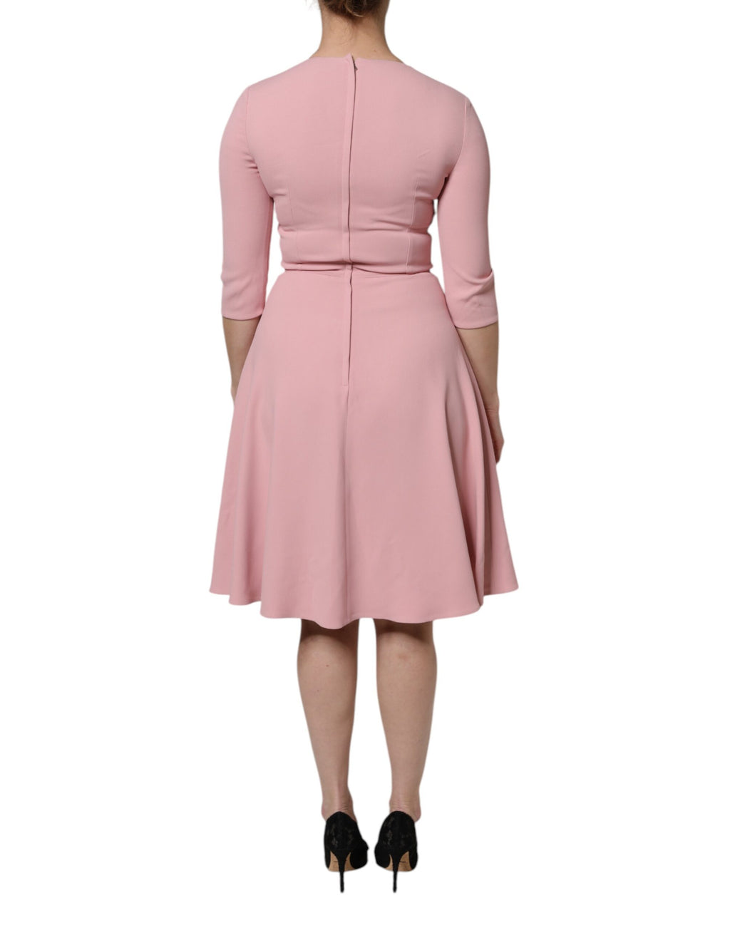 Robe Dolce & Gabbana en viscose rose à coupe évasée, manches 3/4 et style A-line, vue de face.