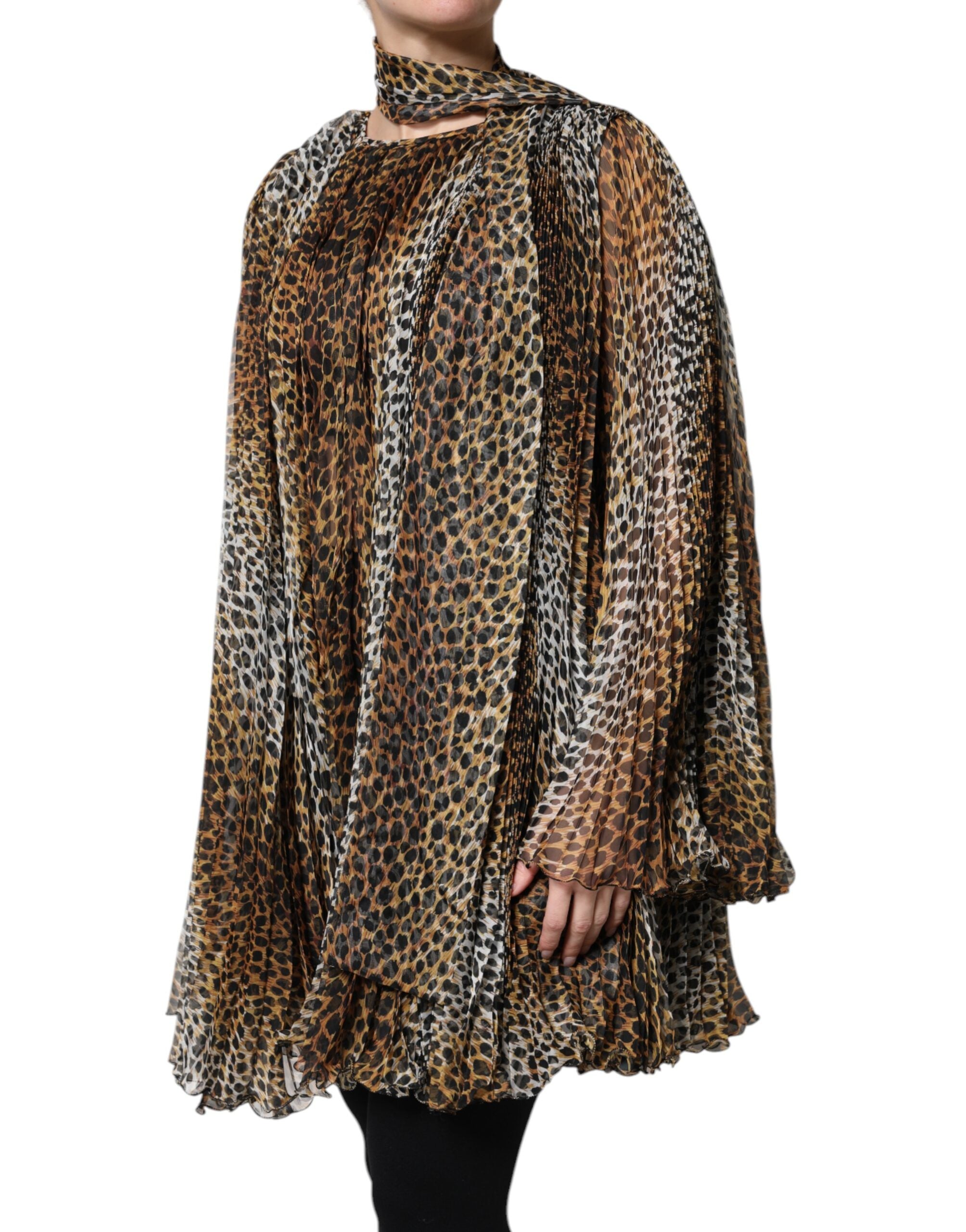 Robe en chiffon à col Dolce & Gabbana avec imprimé léopard marron, élégante et féminine.