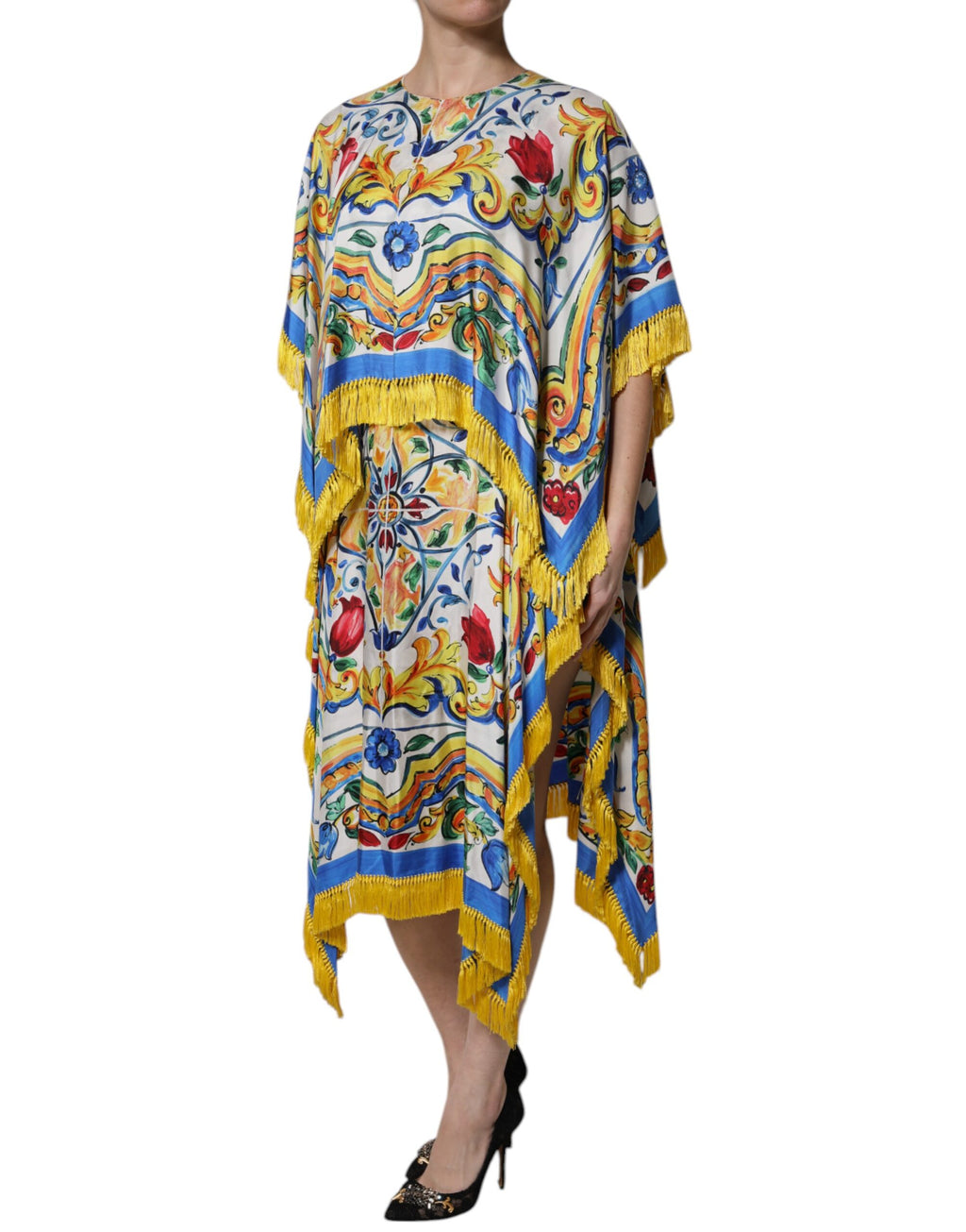 Robe maxi Dolce & Gabbana en kaftan multicolore avec manches courtes, motif majolique élégante et fluide.