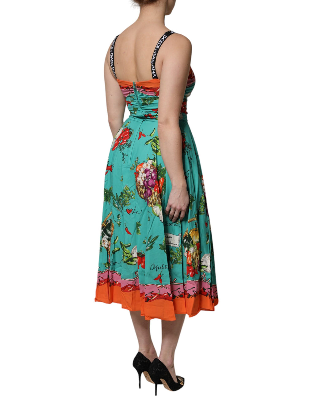 Robe midi sans manches Dolce & Gabbana en soie imprimée multicolore, élégante et fluide, avec un motif coloré.