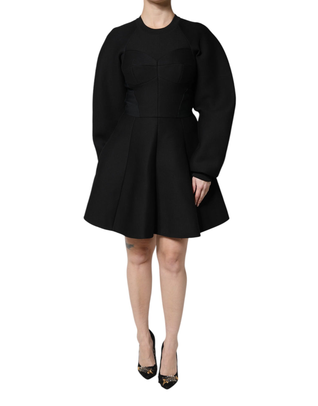 Robe courte en coton noir à manches longues de Dolce & Gabbana, style A-line élégante et moderne.