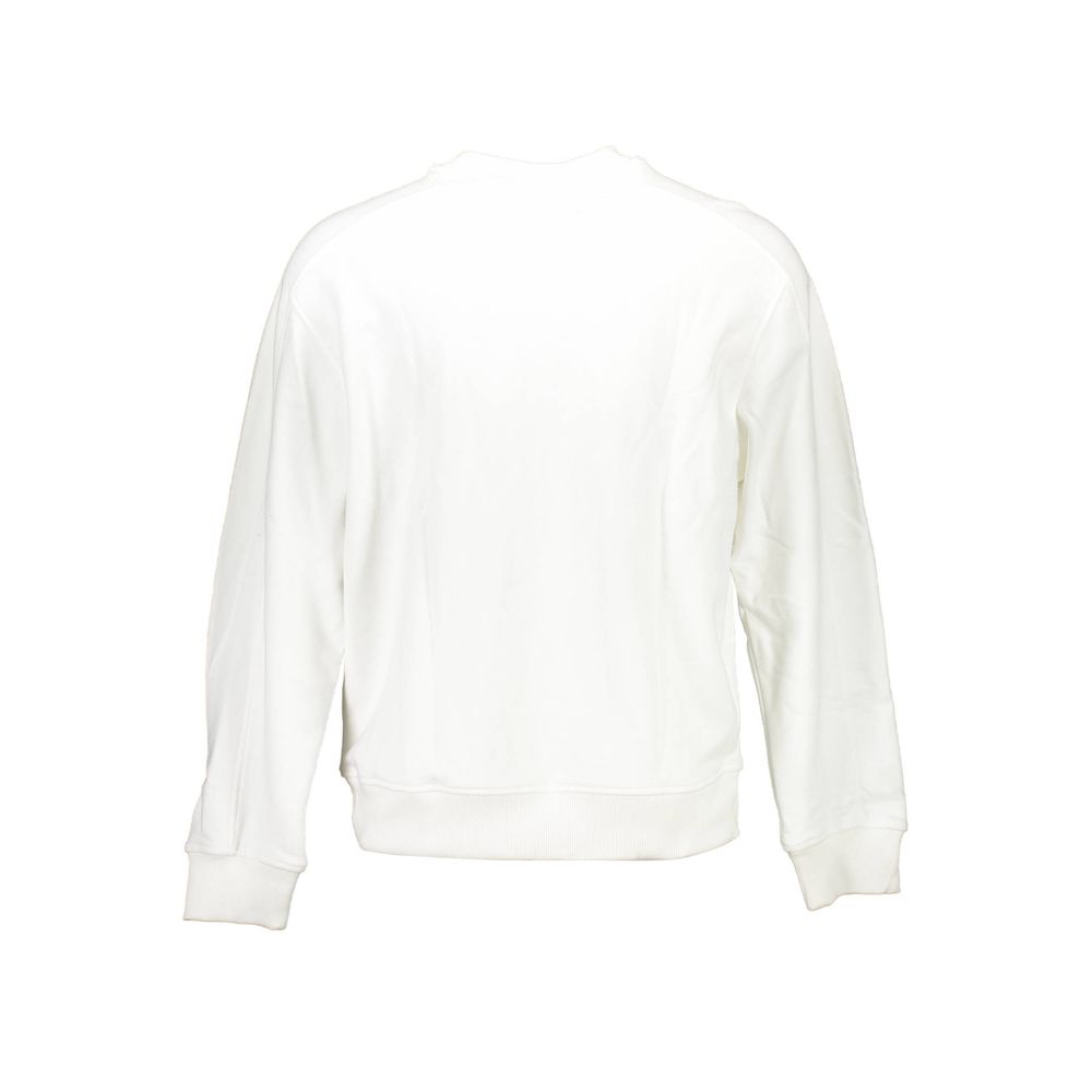 Sweat-shirt blanc en coton pour homme de la marque Calvin Klein, intérieur doux et design simple, porté sur un mannequin.