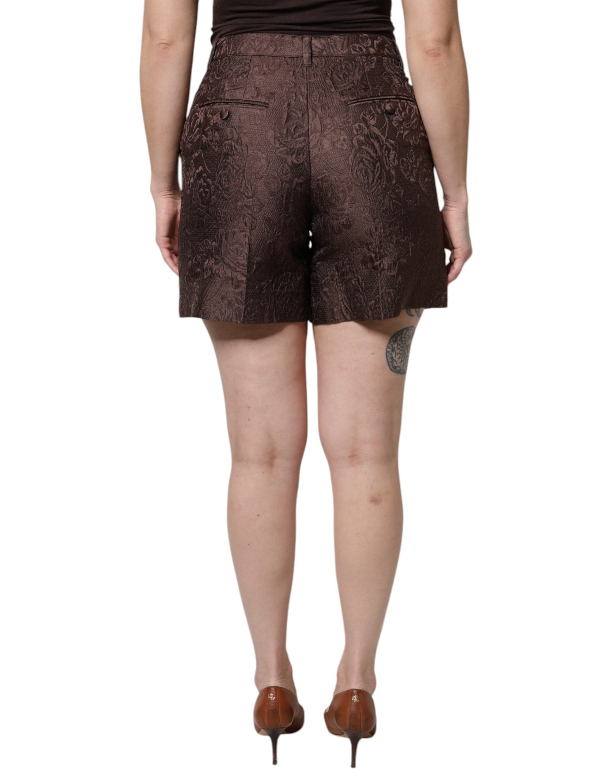 Shorts mini en brocart floral marron de Dolce & Gabbana, taille moyenne, avec motifs floraux élégants.