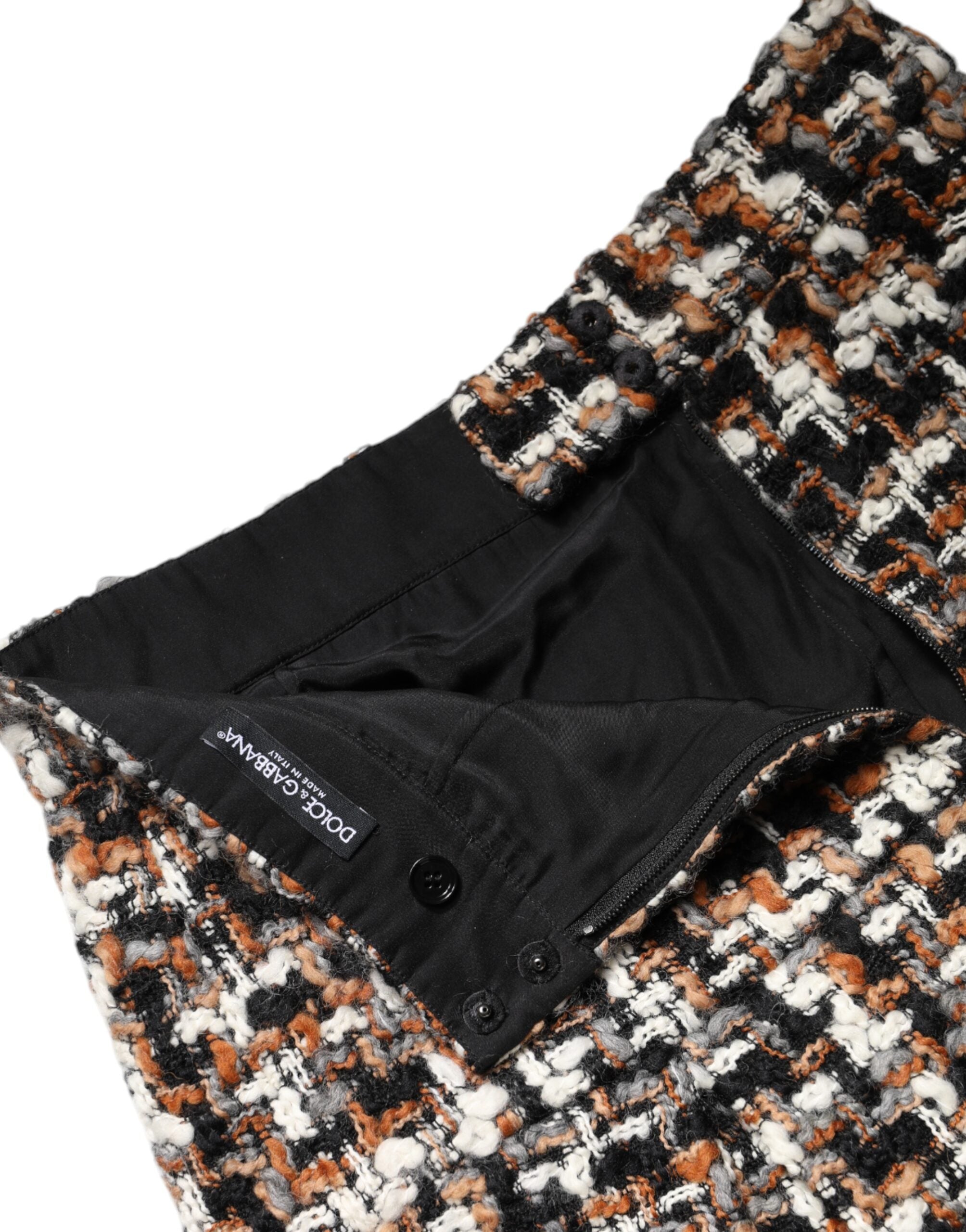 Jupe courte à taille haute en tweed tartan multicolore de Dolce & Gabbana, style élégant et tendance.