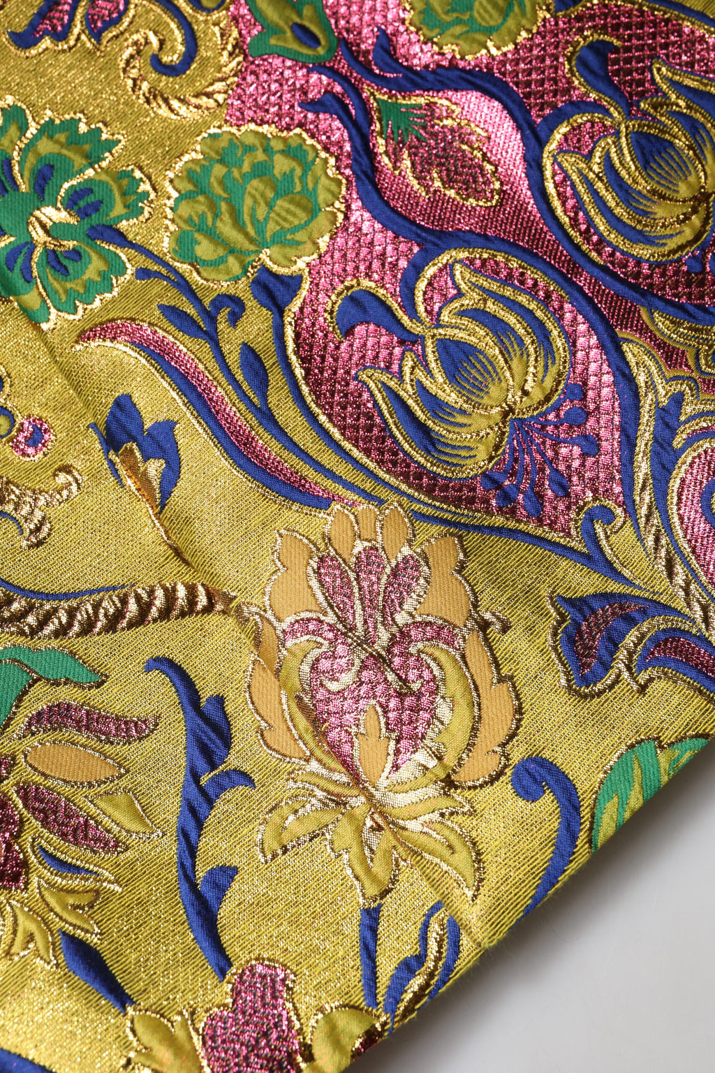 Jupe courte Dolce & Gabbana en jacquard floral multicolore à taille moyenne, avec un design élégant et coloré.
